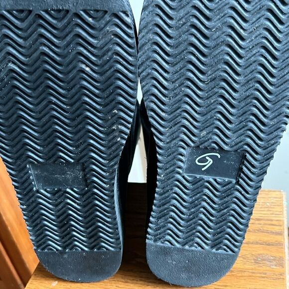 Shearling Ugg style boots, size ladies 10. - Picture 9 of 11